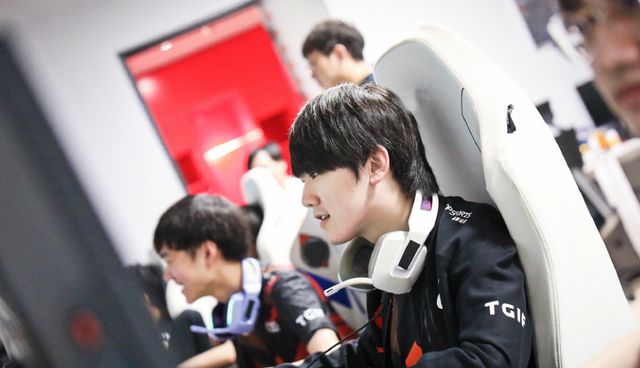 烈的西部赛 烈的西部赛