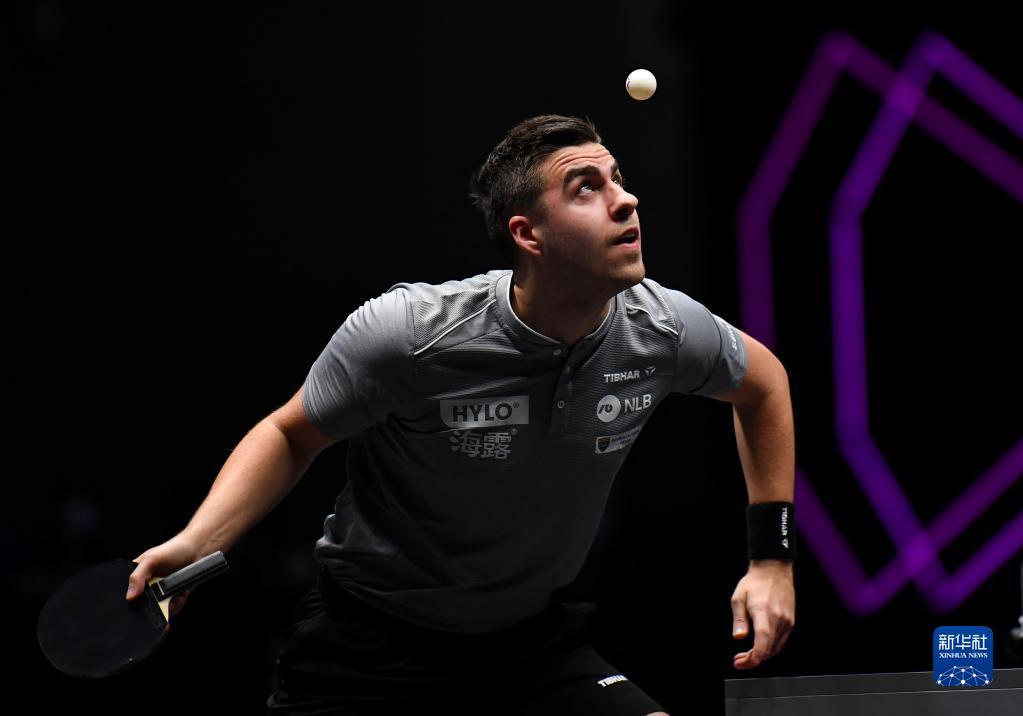 手拱手让出 手拱手让出