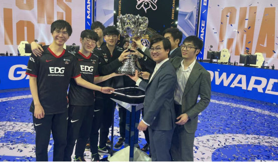 耀与拉齐奥 耀与拉齐奥